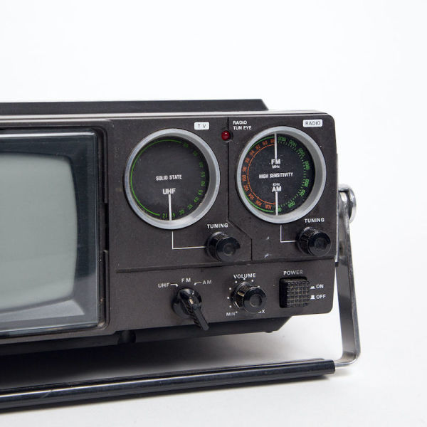 7: Fully Working Crown Mini Portable TV/Radio