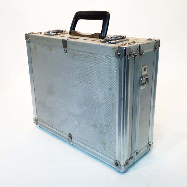 5: Metal Flight Case