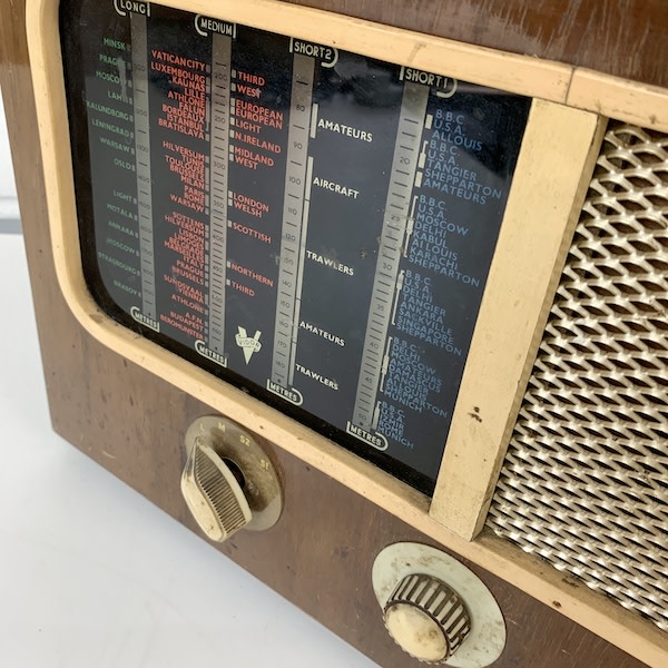 4: Vidor Vintage Radio (Non Practical)