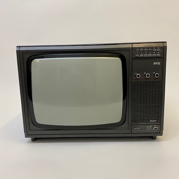 4: Non Practical Pye TV - Model 37KT2040