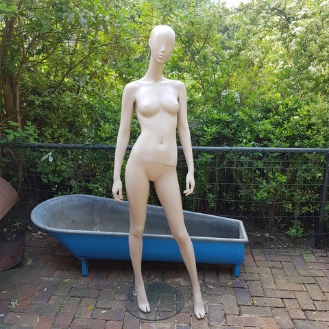 1: Full Bodied Female Mannequin - Neutral Colour