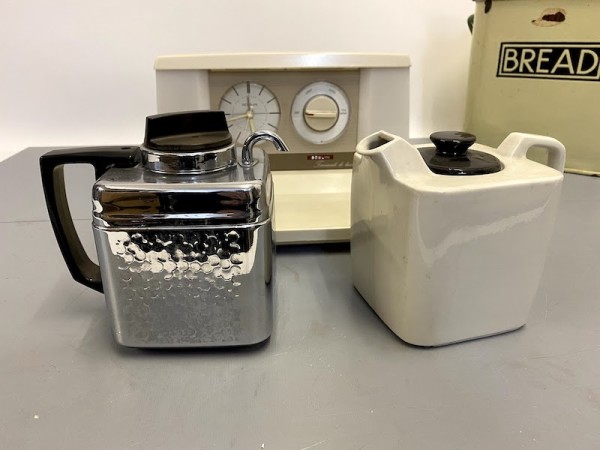 4: Vintage Teasmade