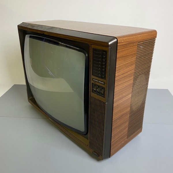 4: Non Practical Grundig Super Color A 7110 Series 822 TV (21