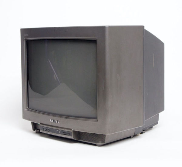3: Non Practical Sony Trinitron TV 