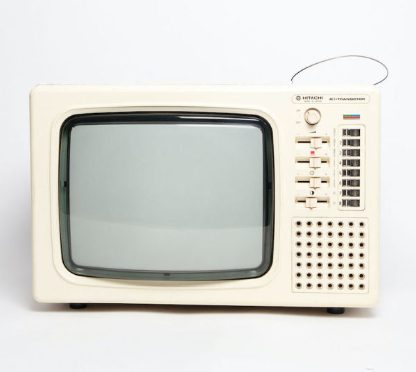 1: Non Practical Hitachi Transistor TV