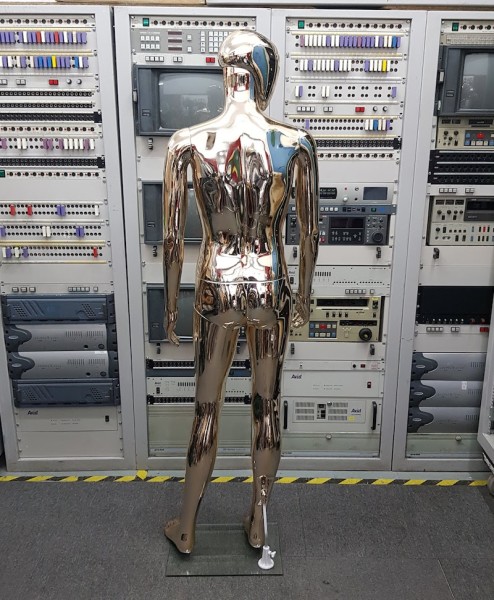 11: Light Gold Metallic Male Mannequin