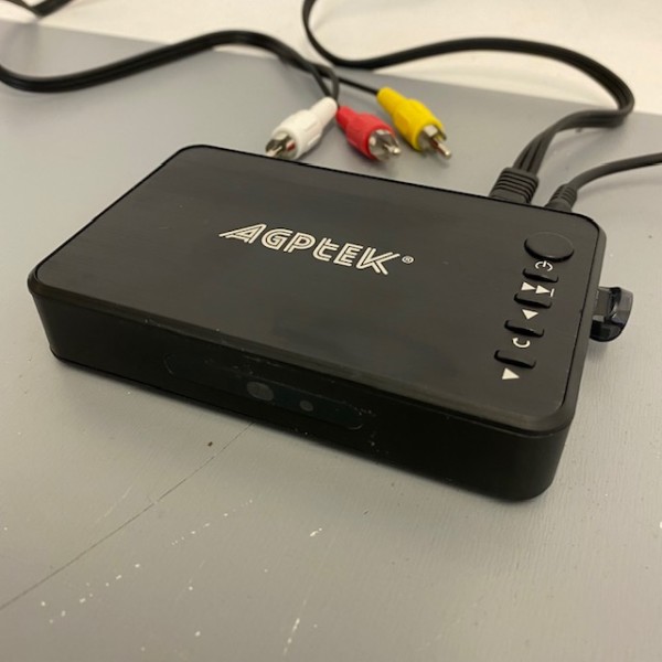 1: Mini HD Media Player With Remote Control & USB Stick