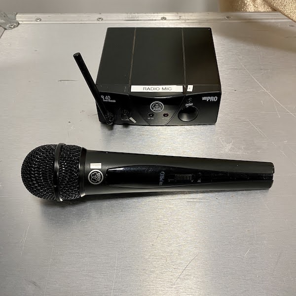 2: Fully Working AKG Wireless Radio Mic With Stand