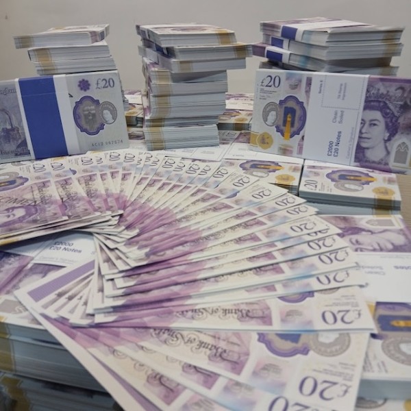 6: Fake Money - British Pounds (New £20 Notes)