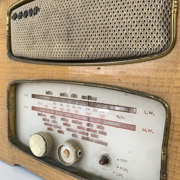 4: DECCA Vintage Radio (Non Practical)