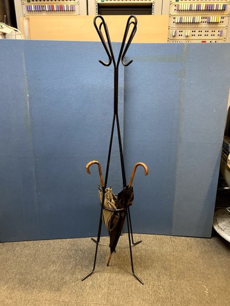 4: Hat & Coat Stand