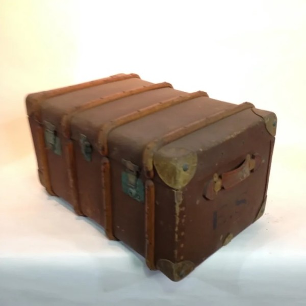 1: Large Wooden Vintage Travel Trunk
