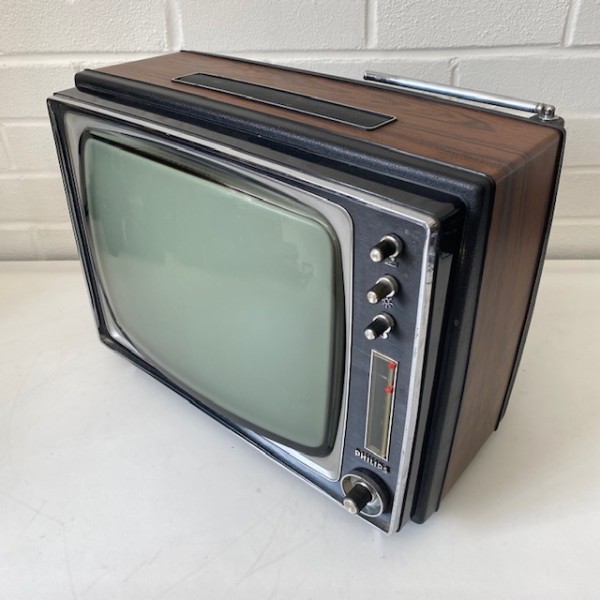 2: Static Only 1960's Philips X 12 T TV