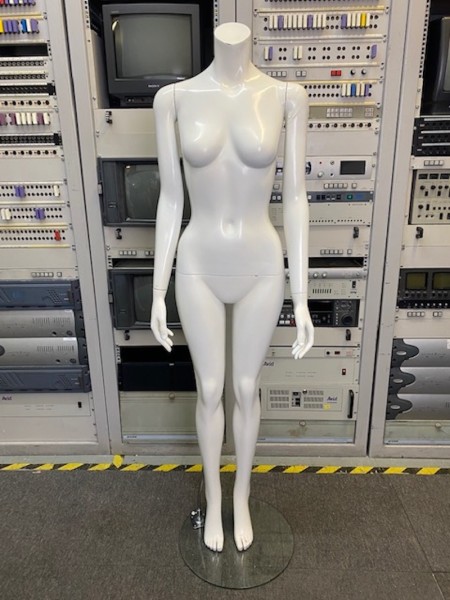 1: Female Headless Mannequin