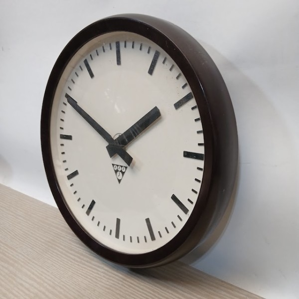 3: Retro Station Clock (Diameter 37cm) (Non Practical)