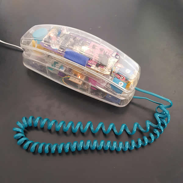 5: 80's/90's Retro Telephone