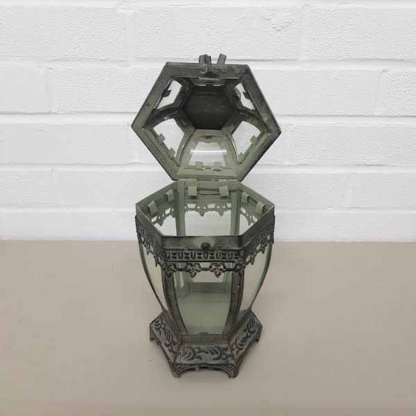 2: Decorative Antique Lantern