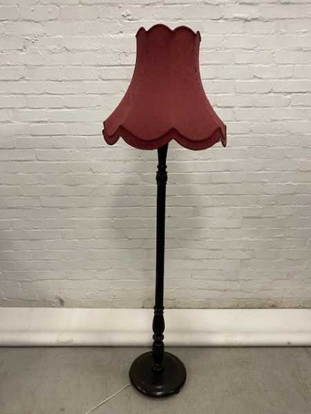 2: Red Vintage Floor Lamp (Working)