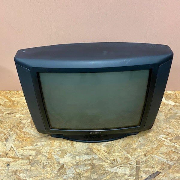 5: Fully Working Colour Samsung TV (24