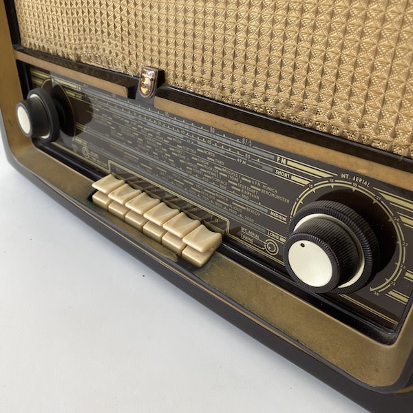 3: Retro Philips Radio 1950's (Non Practical)