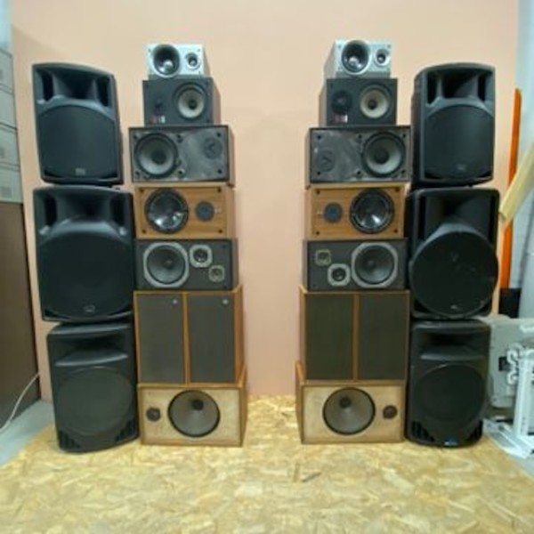 1: Wall Of 22 Vintage & Retro Speakers (Non Practical)