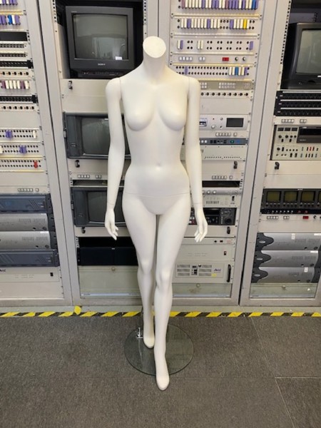 1: Female Headless Mannequin