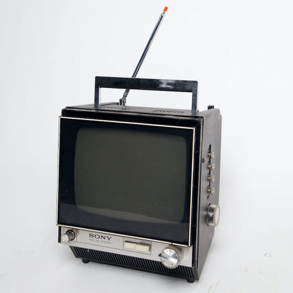 Vintage Little Box ANALOG 1980's RCA Box 9 Portable TV AER-097Y B&W Black  Prop