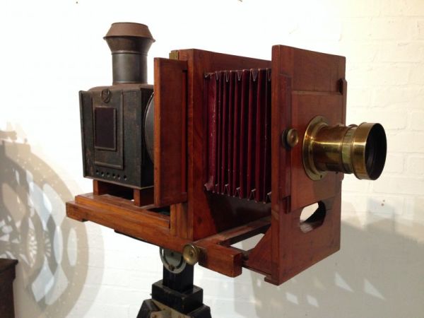 1: Vintage Plate Camera / Projector With Tripod (Non Practical)