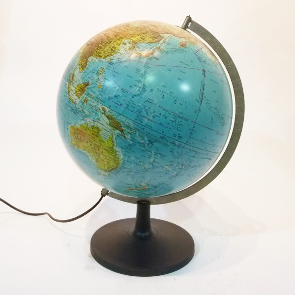 1: Illuminated Vintage Globe