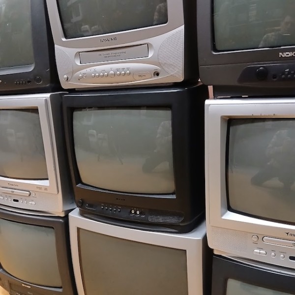 3: Stack Of 9 Fully Working Colour TV's (90's-00's)