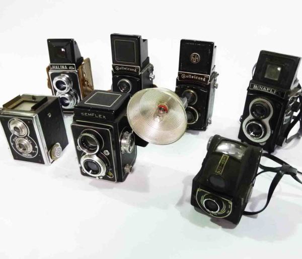 2: Retro Twin Flex Cameras (Non Practical)