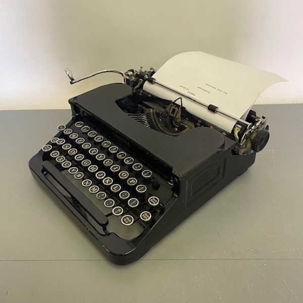4: Fully Working Black Corona Typewriter