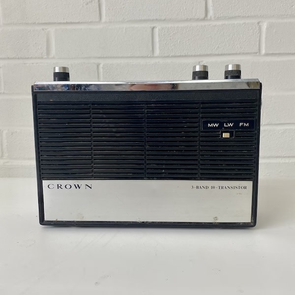 1: Crown 3 Band 10 Transistor Radio (Non Practical)