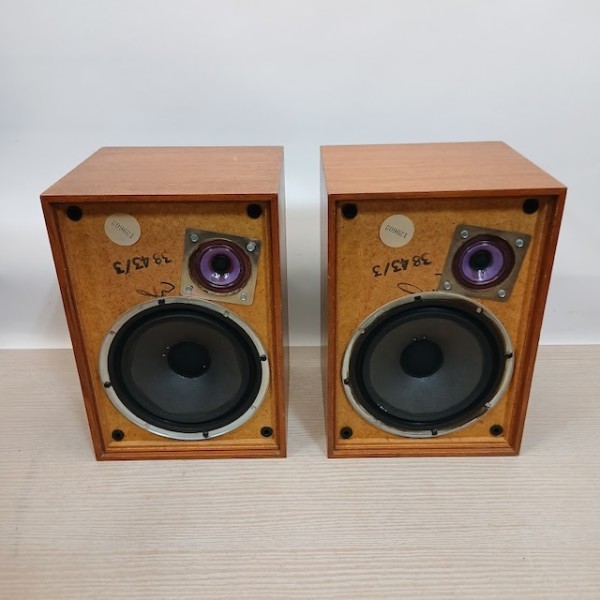 5: Wharfedale Denton 2 Retro Wooden Speaker (Non Practical)