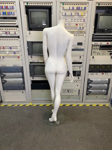 5: Female Headless Mannequin