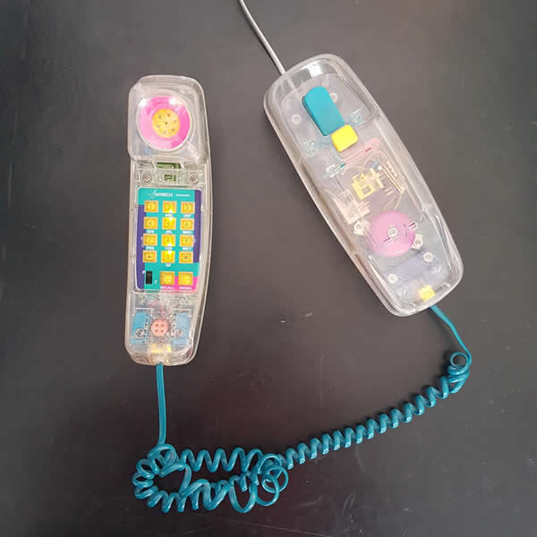 5: 80's/90's Retro Telephone