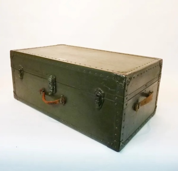 1: Green Wooden Vintage Chest/Trunk