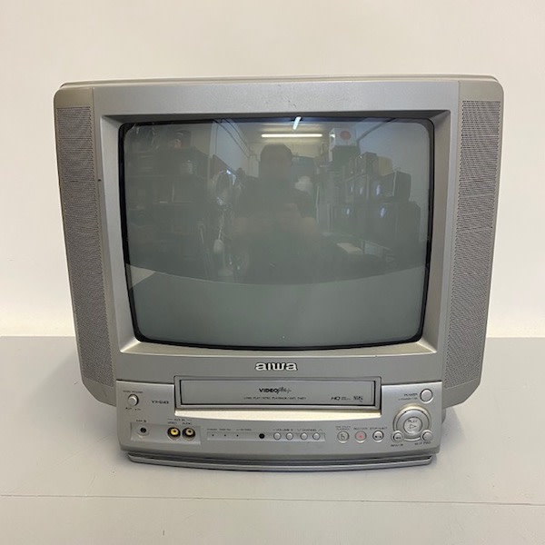 3: Fully Working Colour Aiwa TV VX-G143K With (Non Practical) VHS Player (13.5