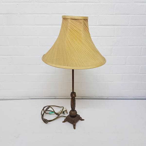 2: Vintage Table Lamp (Working)