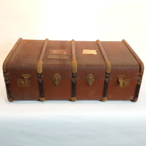 1: Long Brown Vintage Travel Trunk