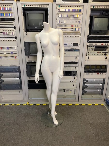 5: Female Headless Mannequin