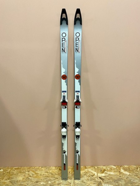 1: Retro Ski's With Bag