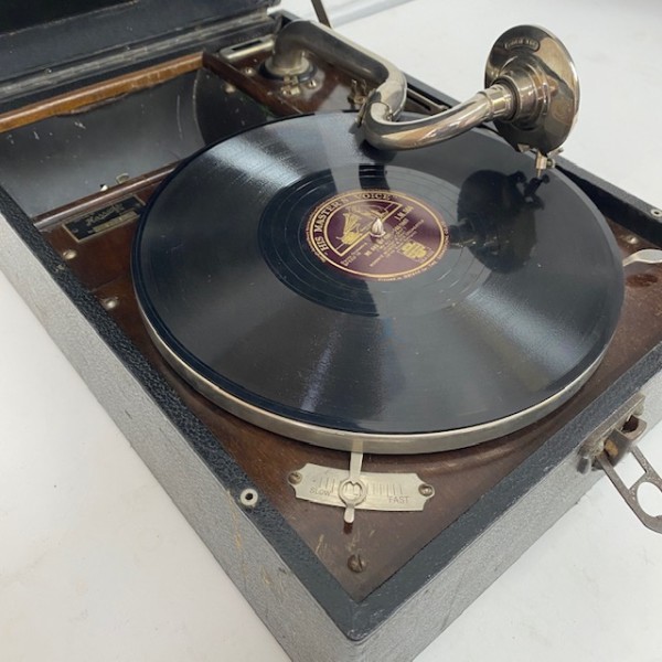 6: HMV Gramophone - Harrods (Fully Working)