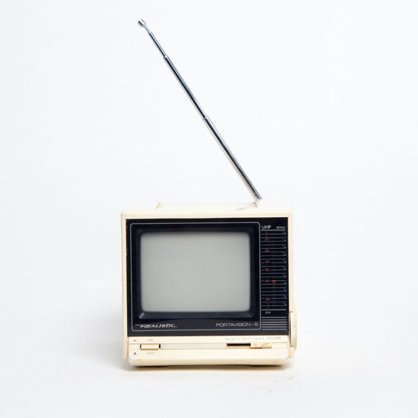 2: Non Practical Mini Portable Realistic Portavision-5 TV