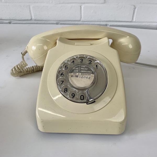 3: Cream Vintage Telephone