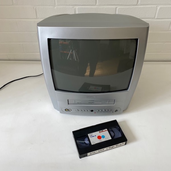 2: Fully Working Philips Colour TV With Working VHS Player