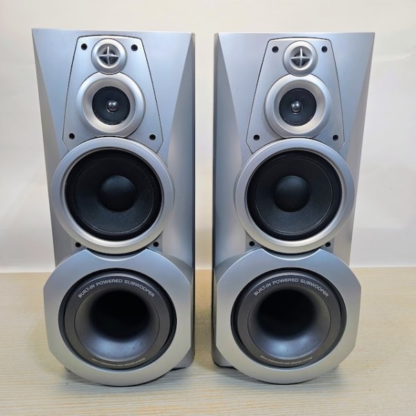 3: Large Working Silver Retro Speaker