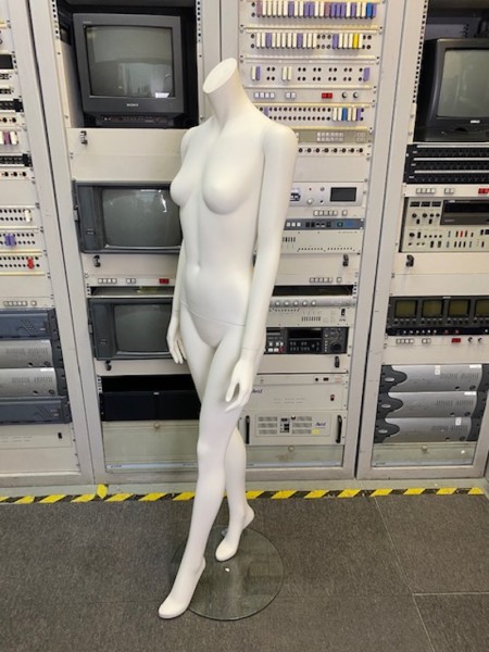 2: Female Headless Mannequin