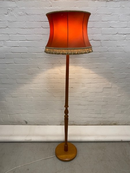 1: Vintage Floor Lamp (Working)