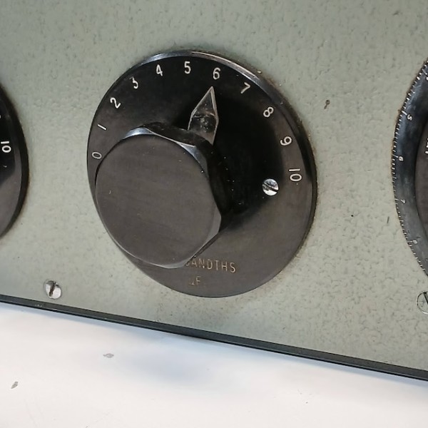5: Mica Capacitor With 4 Large Dials (Non Practical)